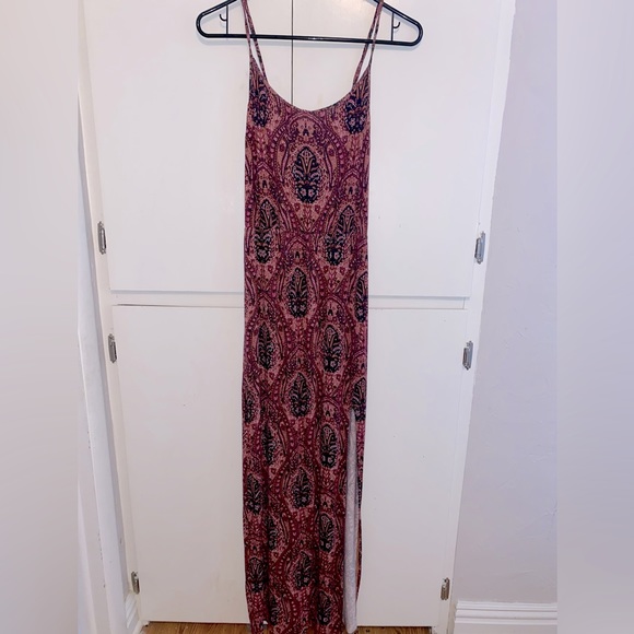 Paisley Maxi American Eagle Dress with slit 🔥 - Picture 2 of 3